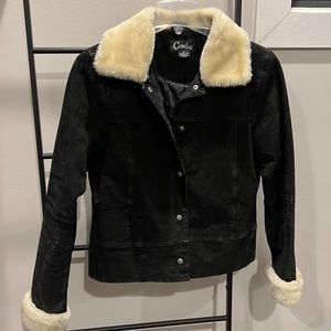 Genuine leather faux fur trim short jacket with quilted lining